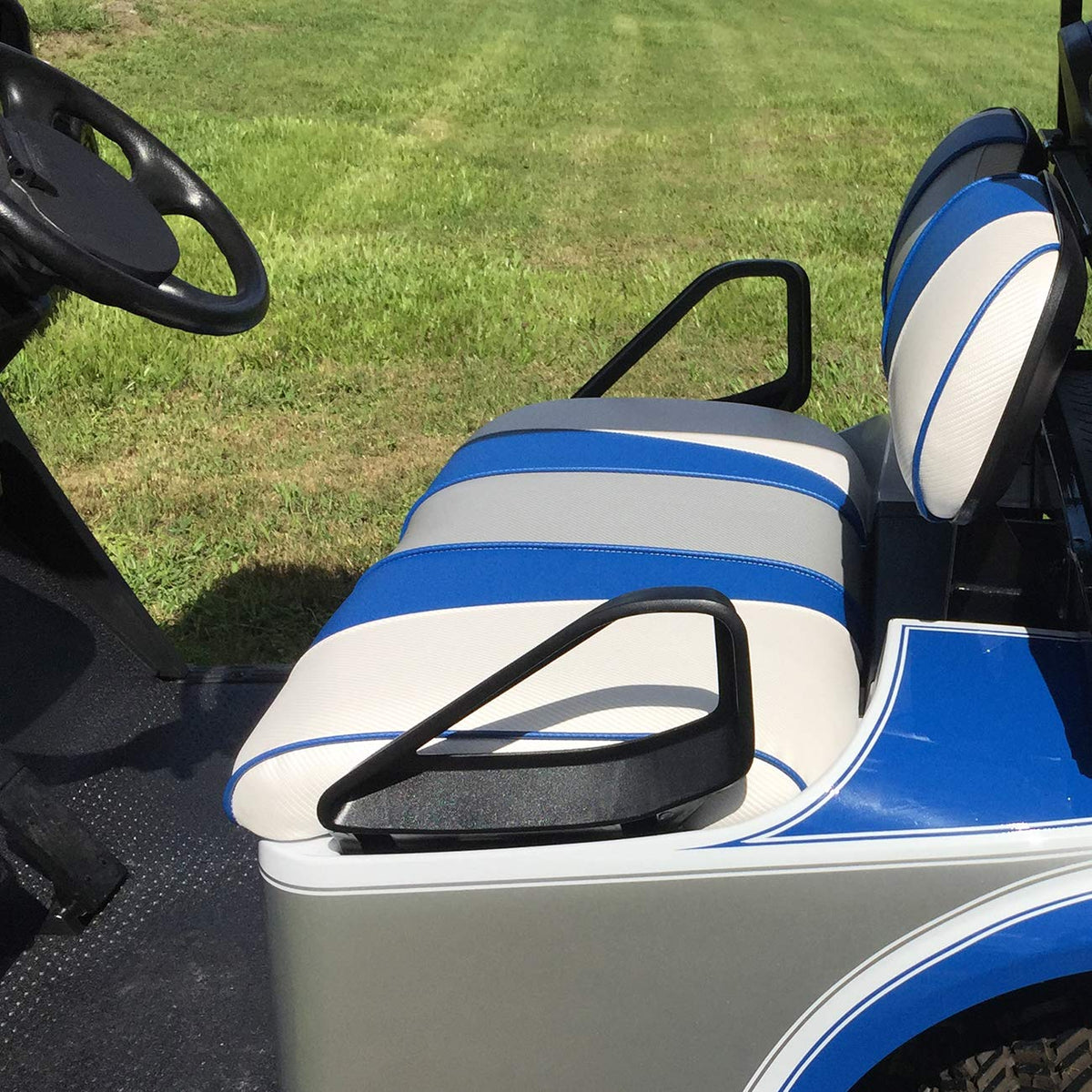 10L0L side view shows passenger-side restraint enhancing ride comfort.