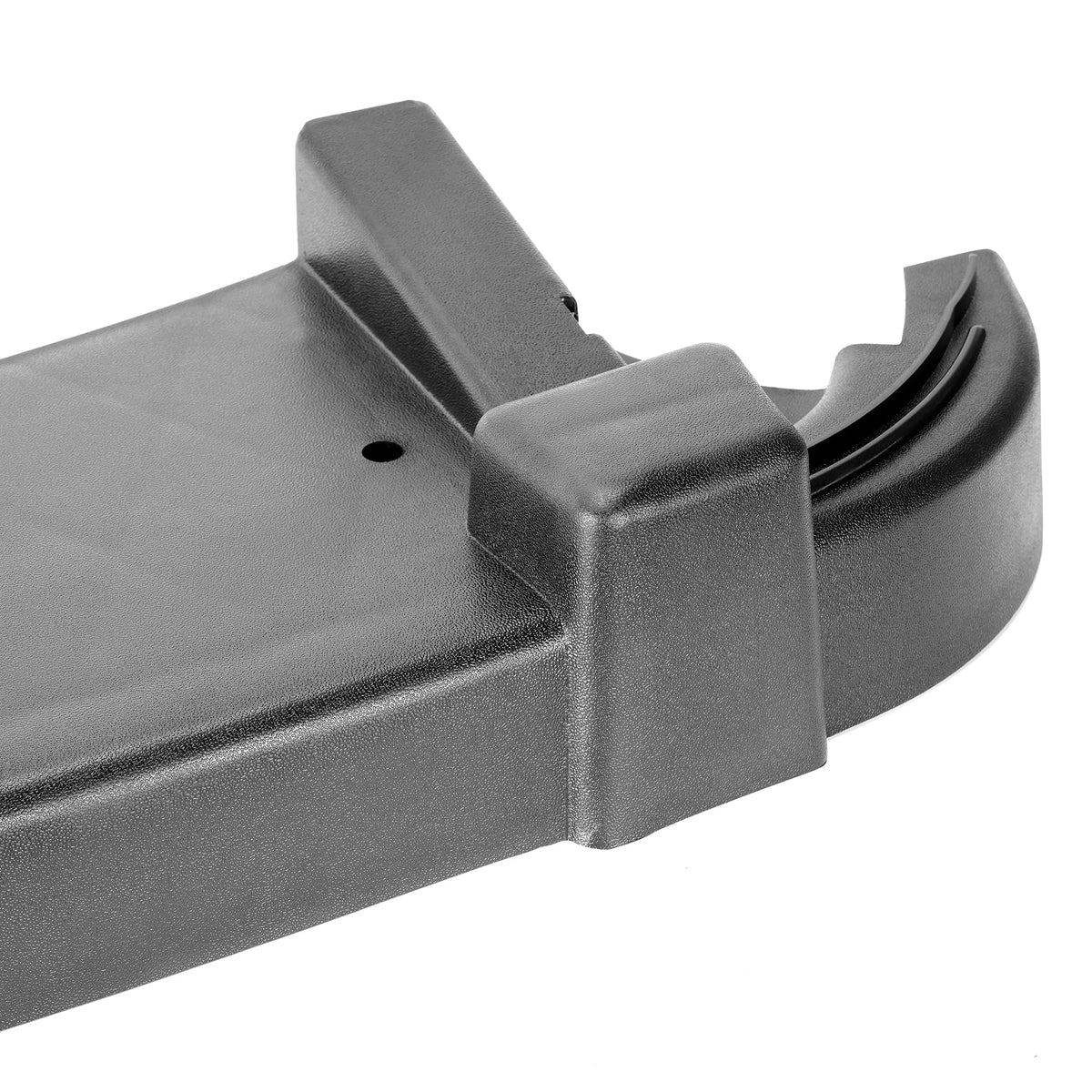 10L0L heavy‑duty plastic bumper withstands daily use.