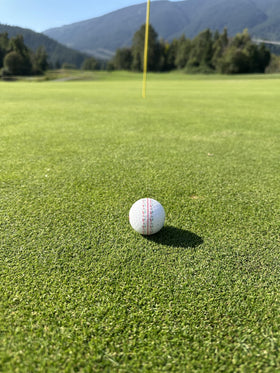 ACCUFLI Max Soft Icon ball uses ultra-soft core for a responsive, forgiving feel.