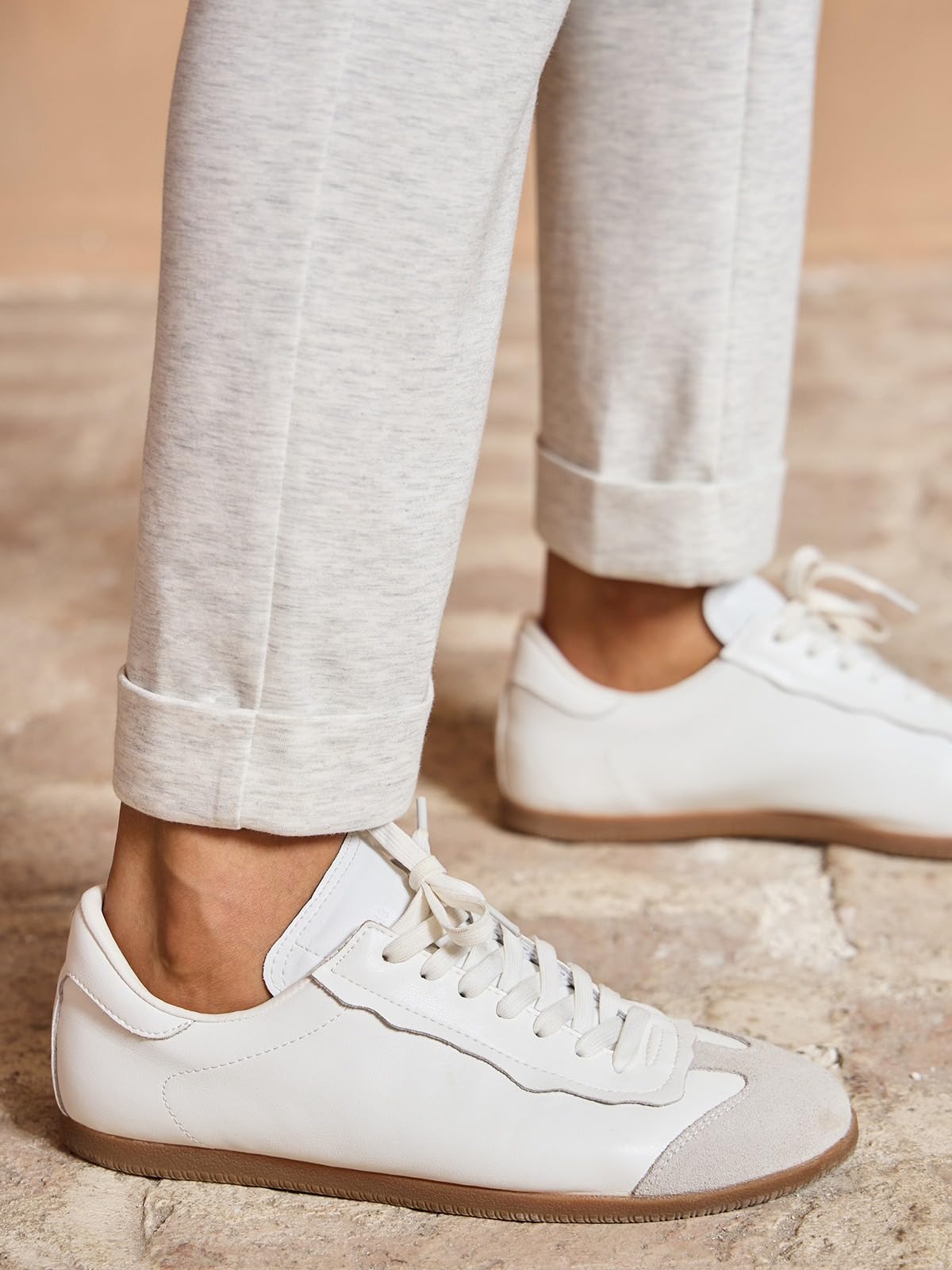 ACEGOLFS flattering pockets and darts create a sleek silhouette