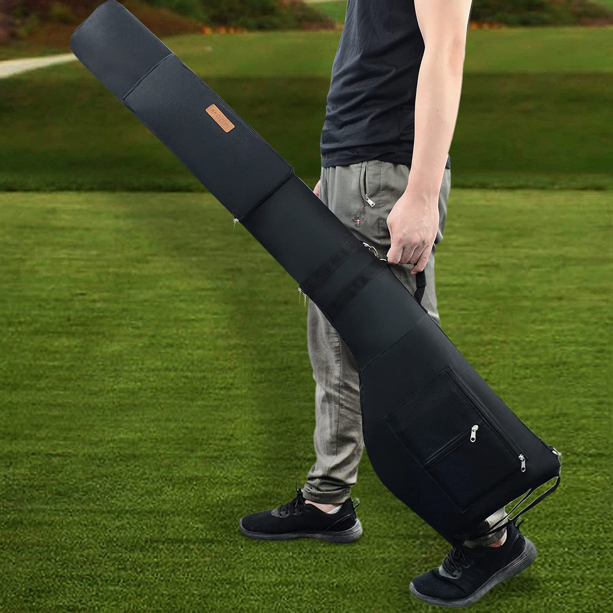 AKOZLIN 8-10 club capacity ideal for quick rounds and practice