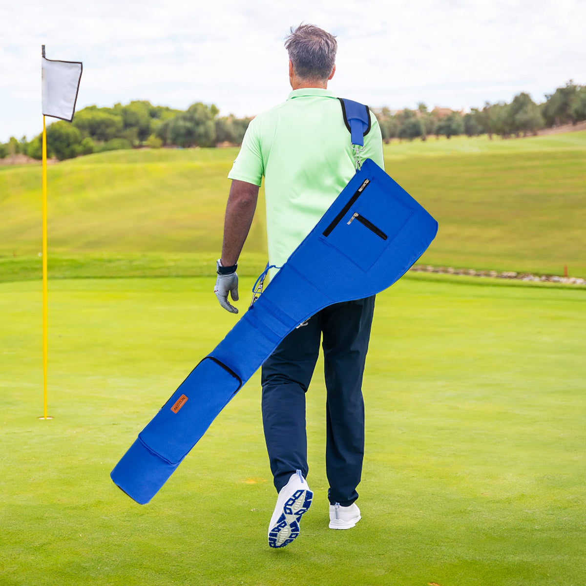 AKOZLIN water‑repellent finish helps weather rounds
