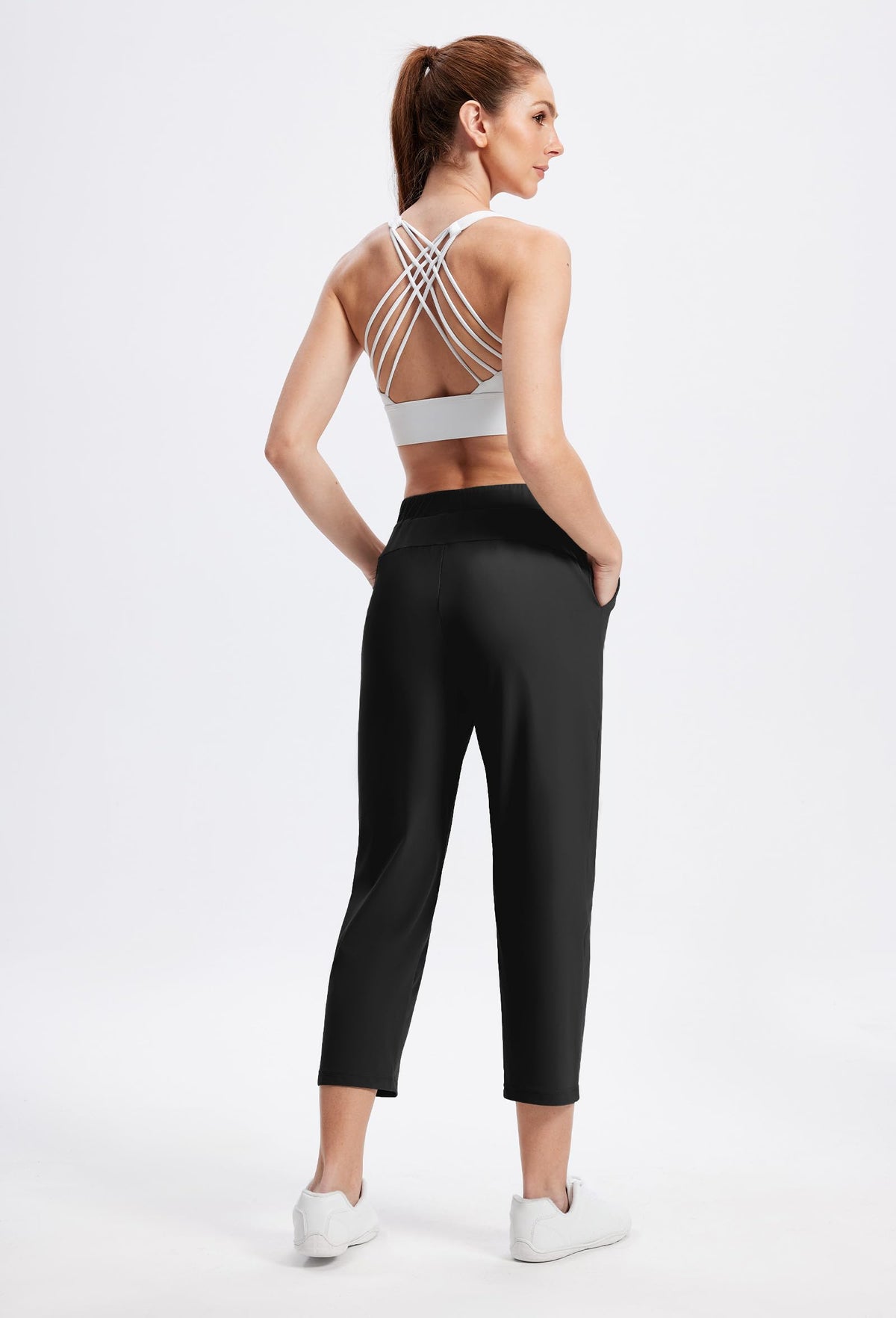 Alaroo Rexley 7/8 ankle length creates a flattering silhouette.