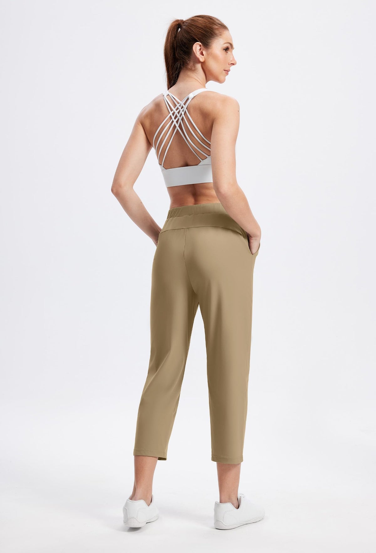 Alaroo Rexley 7/8 ankle hem creates a sleek, versatile silhouette.