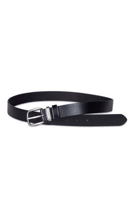 AllSaints men's casual belt in black complements multiple outfits.