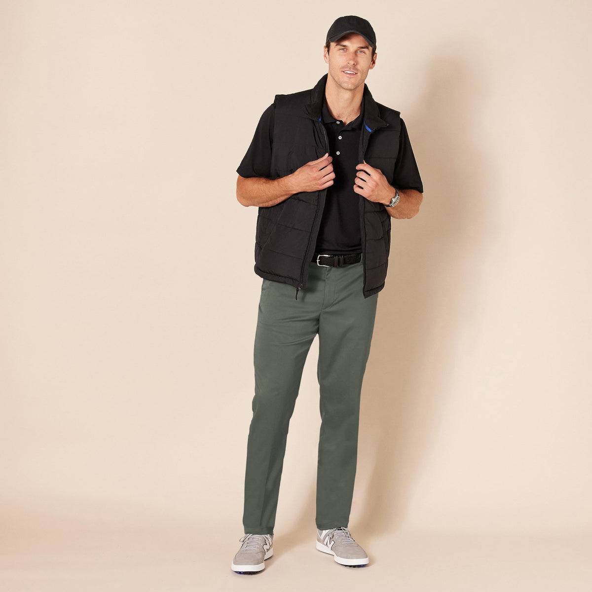 Amazon Essentials leg opening measures 7.5 inches for easy stride and versatile styling.