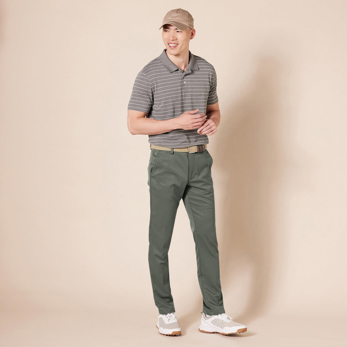 Amazon Essentials men's golf pant pocketing detail for tees and coins