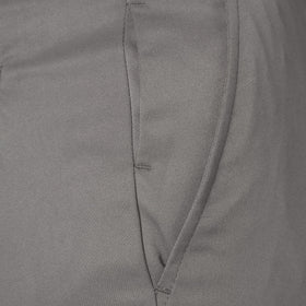 Leg opening detail highlights a modern 7.5-inch hem