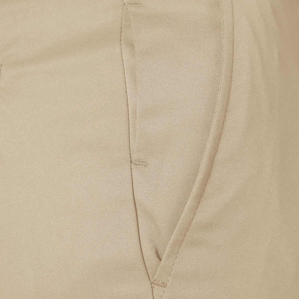 Stretch mobility in Amazon Essentials men's golf pant khaki brown