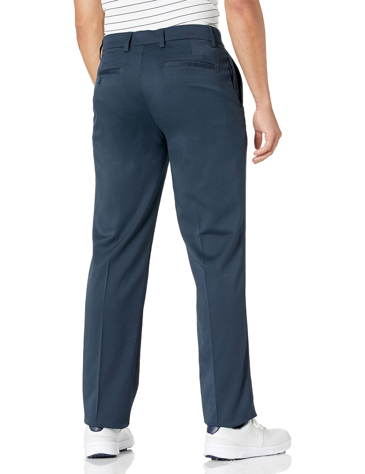 Amazon Essentials men's straight-fit golf pant side seam shows flexible fabric and practical pockets.