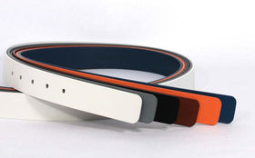 AMBA7 ball markers and magnetic hat clip included in bundle.