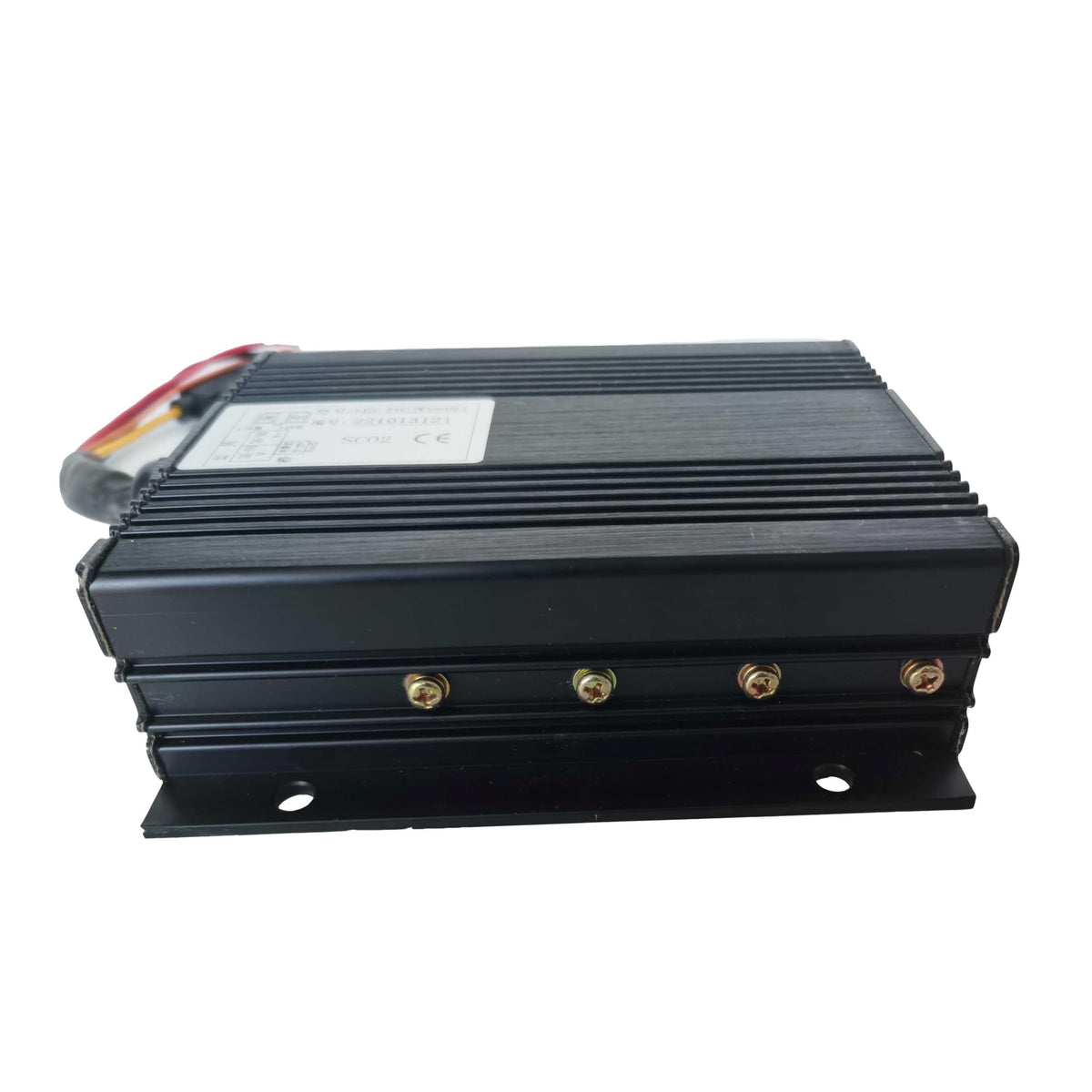 AMPSTOE voltage reducer i40 delivers robust power for multiple accessories.