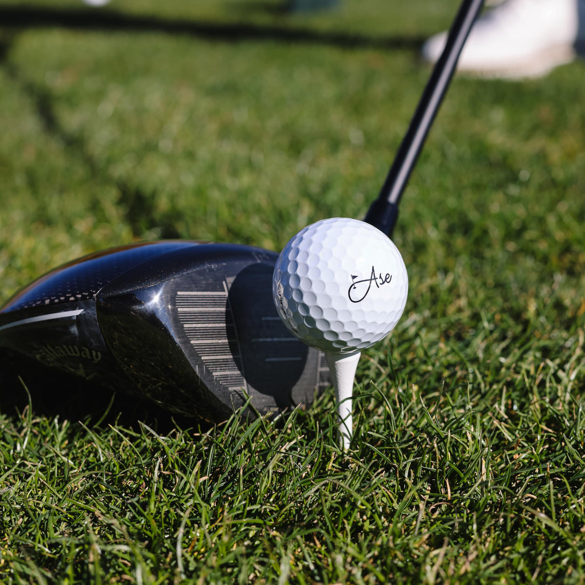 Ase Golf Pure+ three piece construction reveals core mantle and urethane cover