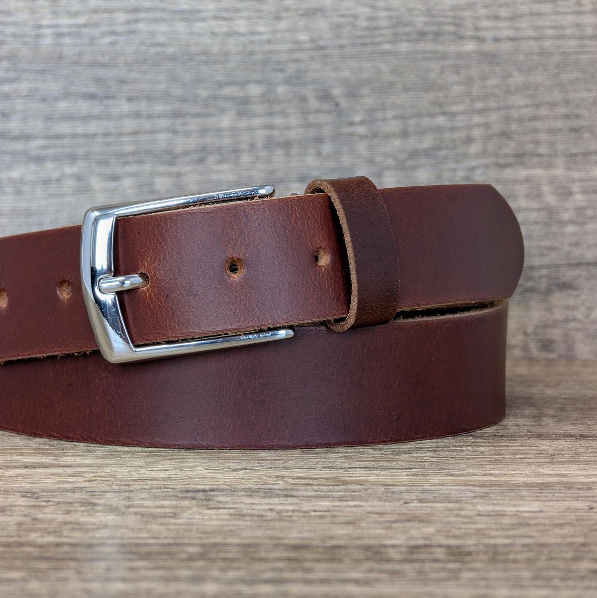 Full view of Ashford Ridge antique brown belt ready to pair with outfits.