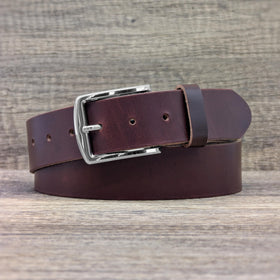 Ashford Ridge belt silver buckle detail paired with genuine leather for smart outfits.