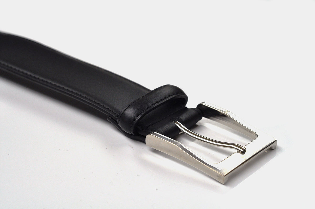 Ashford Ridge belt on jeans demonstrates versatile sizing from 32 to 60 inches.