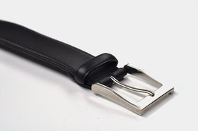 Ashford Ridge belt on jeans demonstrates versatile sizing from 32 to 60 inches.