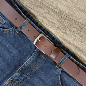 Stitching detail on Ashford Ridge belt highlights craftsmanship and durability.