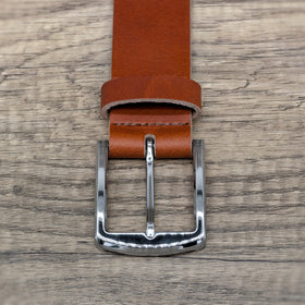 Color options from Ashford Ridge tan, brown, and black for wardrobe versatility