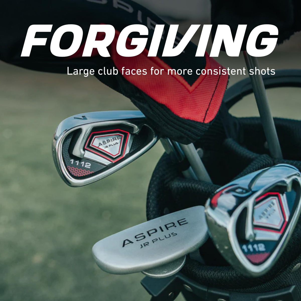 Aspire Junior Plus pockets provide easy access to essentials during practice.