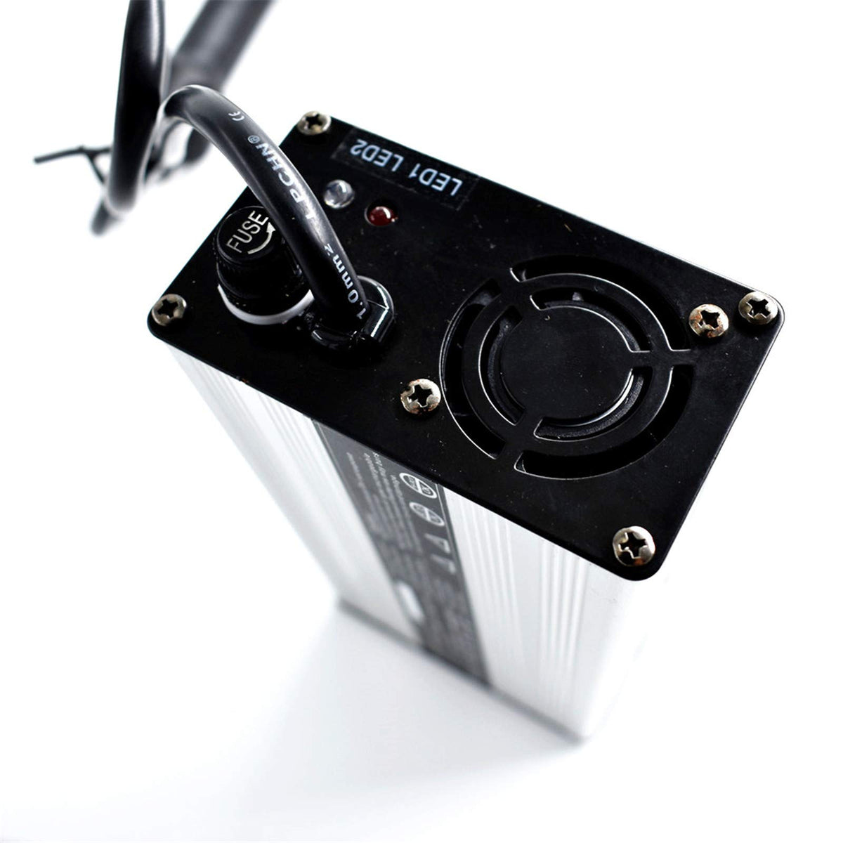 Autoparts automatic fan ventilation helps maintain safe charging temperature.