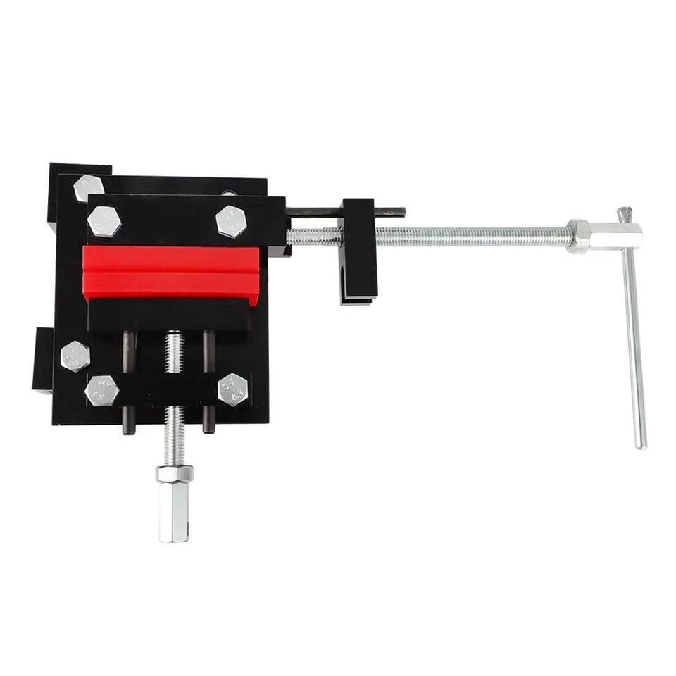 AUTOVIC golf shaft puller in action on steel and graphite shafts for adapter removal