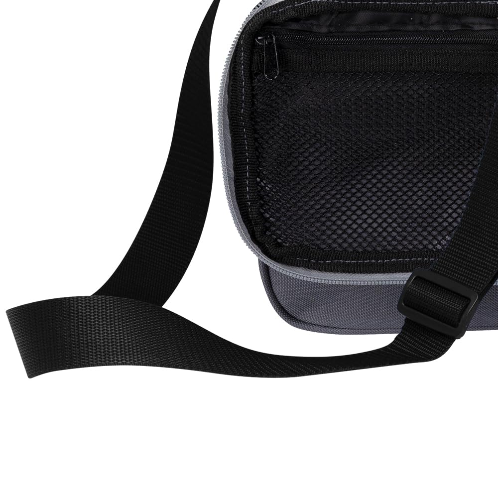 Durable 900D polyester construction supports casual rounds over time