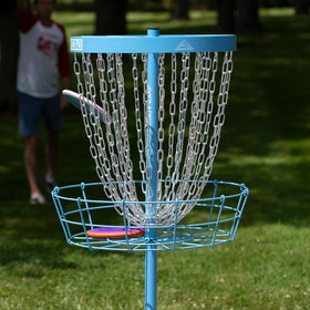 Axiom Discs Pro 24-Chain Basket ground stakes ensure wind stability during use.