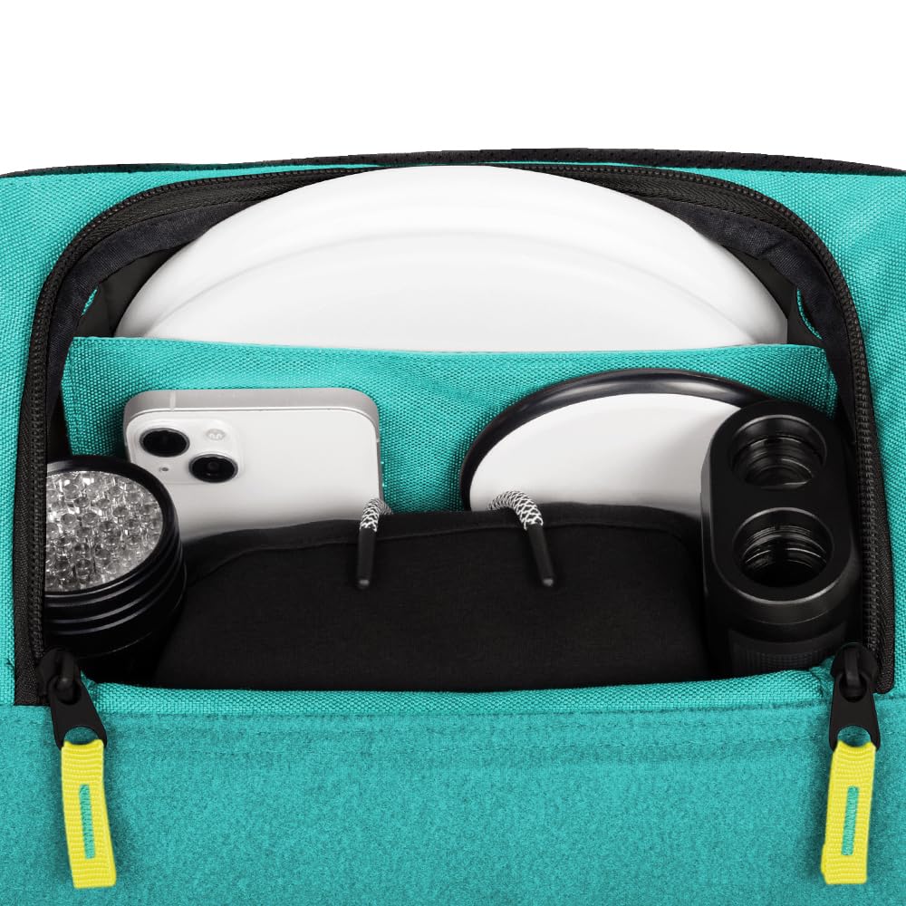 Axiom Discs Voyager Aqua/Emerald padded shoulder straps.