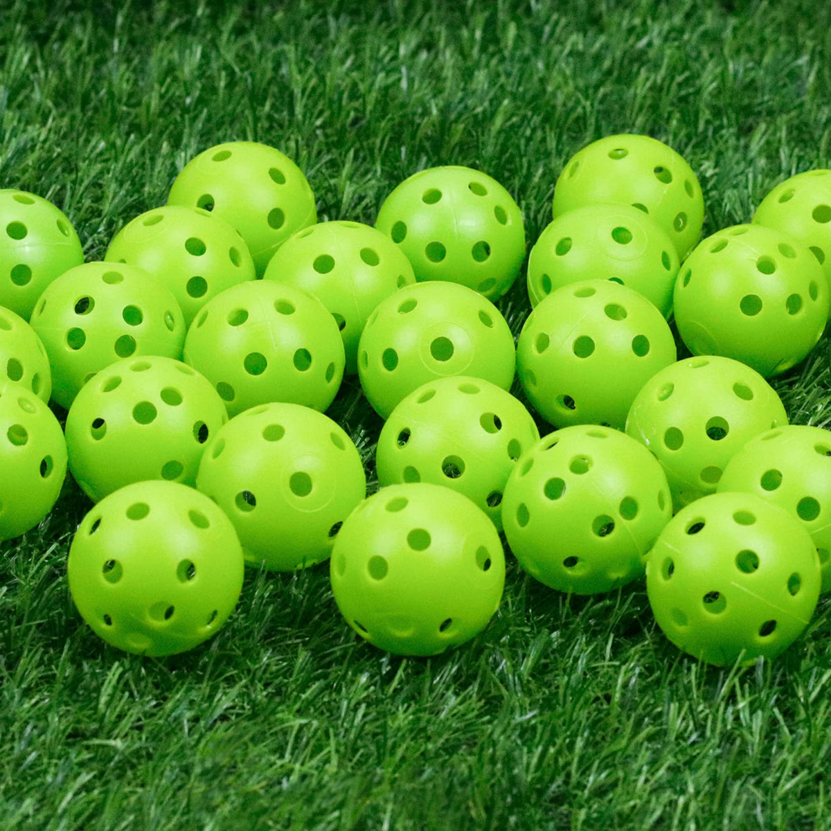 Bac-kitchen durable lightweight plastic golf balls resist damage to furniture