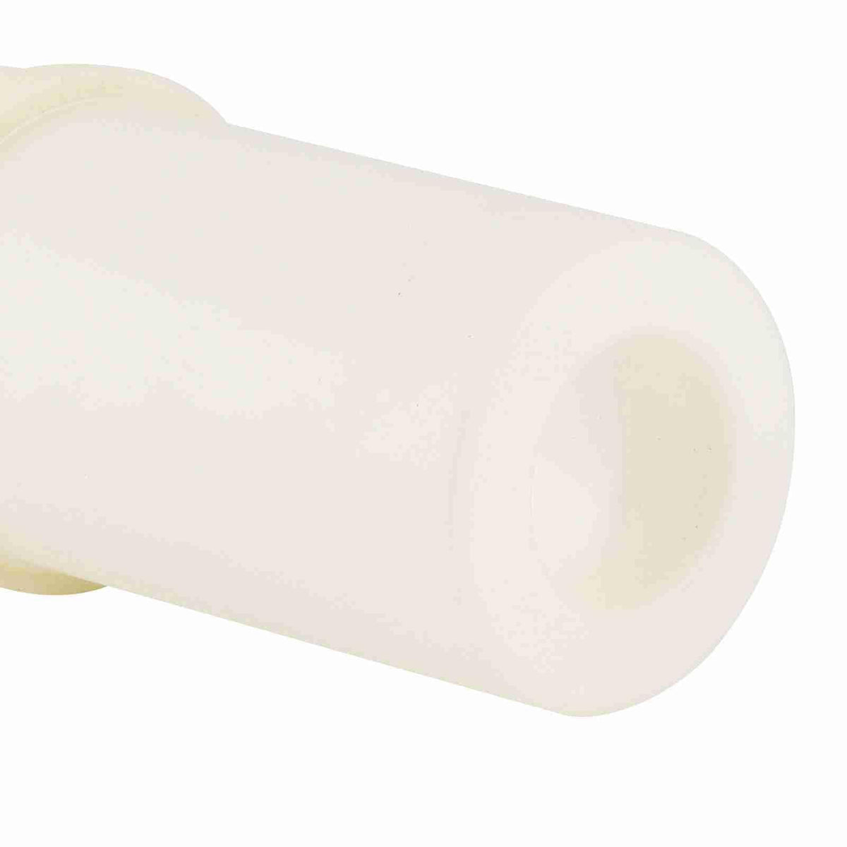 Curved neck design helps keep the bottle dry during rain.