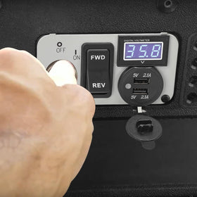 briidea 3-in-1 panel backlit voltmeter for night-time readability