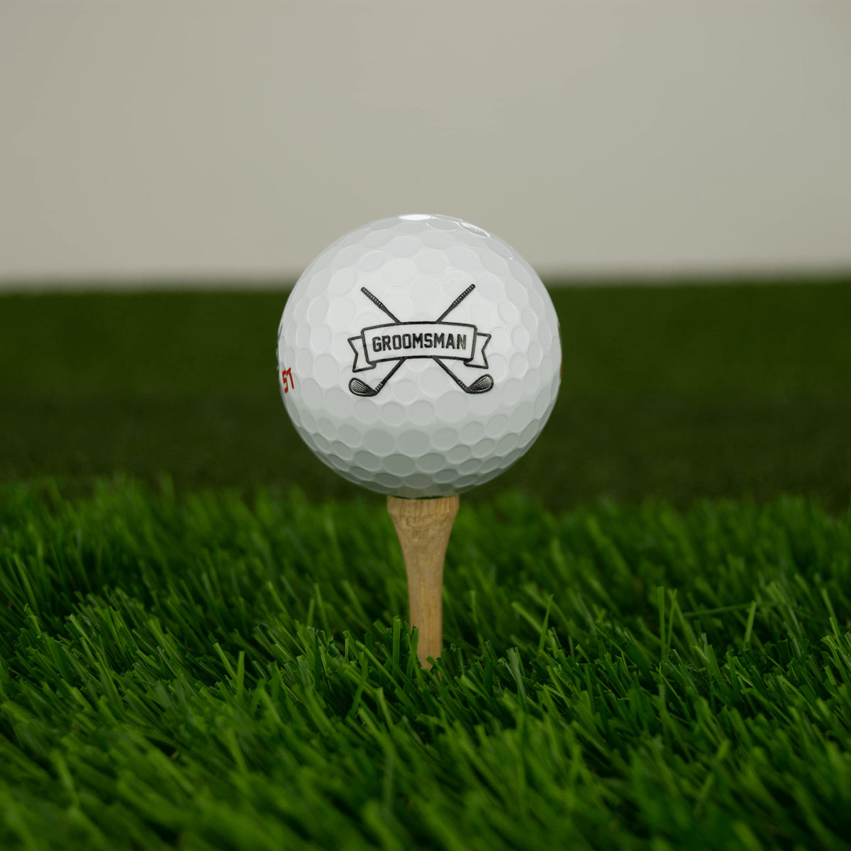 Closeup of Wilson Staff Elite golf ball with vivid Buffalo Bottle Craft print