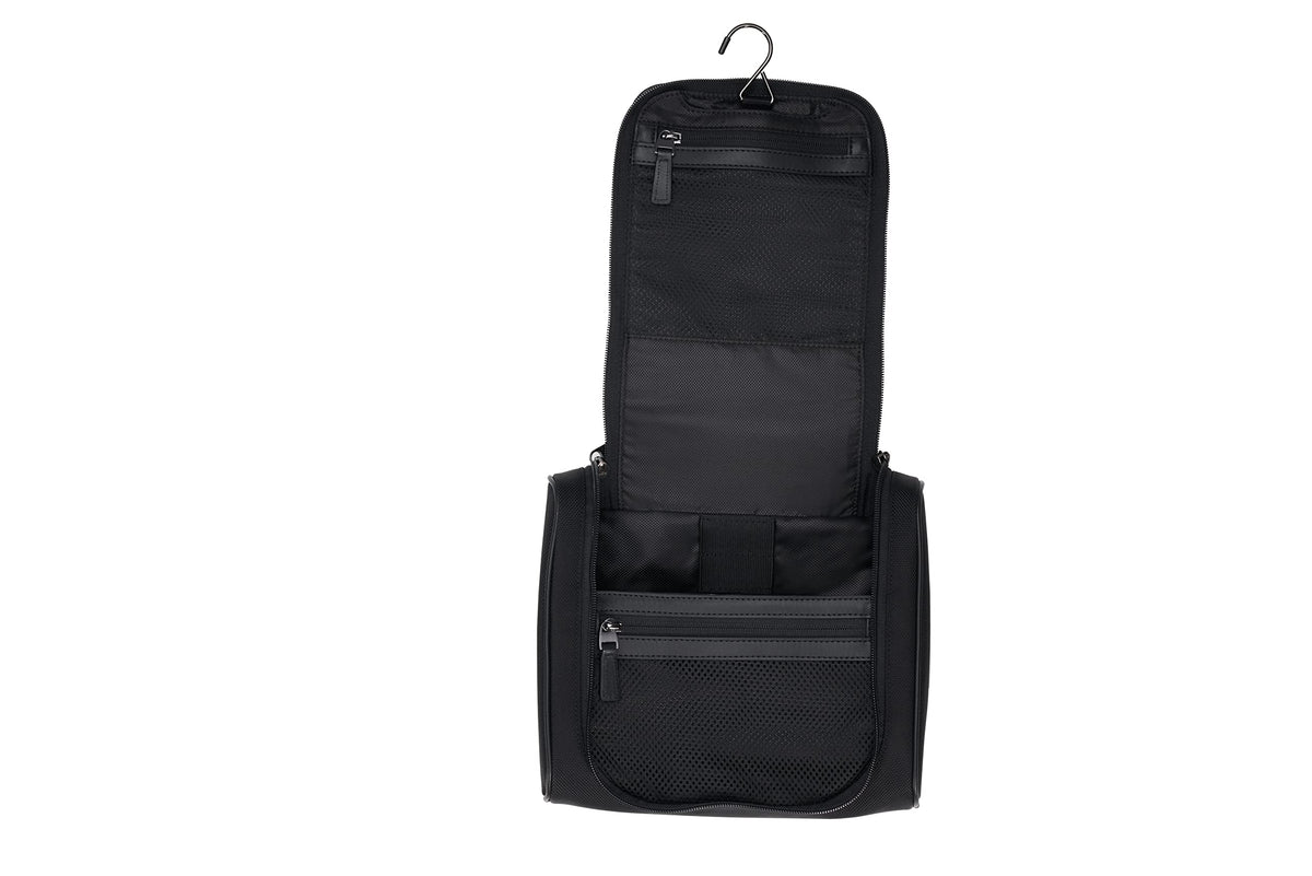 Callaway Dopp Kit BLK22 interior pockets keep grooming items organized