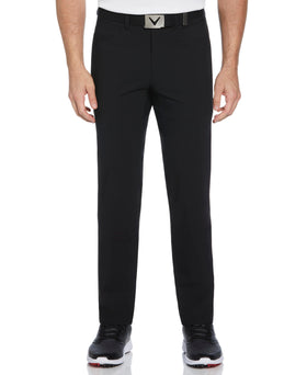 Callaway Epic pants highlight lightweight fabric for unrestricted on-course movement.