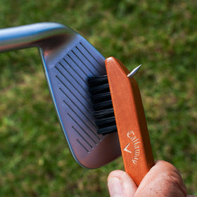 Callaway Heritage Clip-on Bag Attachment secures brush to your golf bag.