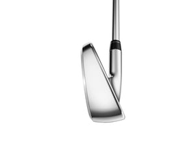 Callaway Paradym 8 iron steel regular shaft suits a wide swing range.