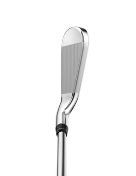 Callaway Paradym X 6 Iron regular steel shaft enables comfortable setups and consistent timing.