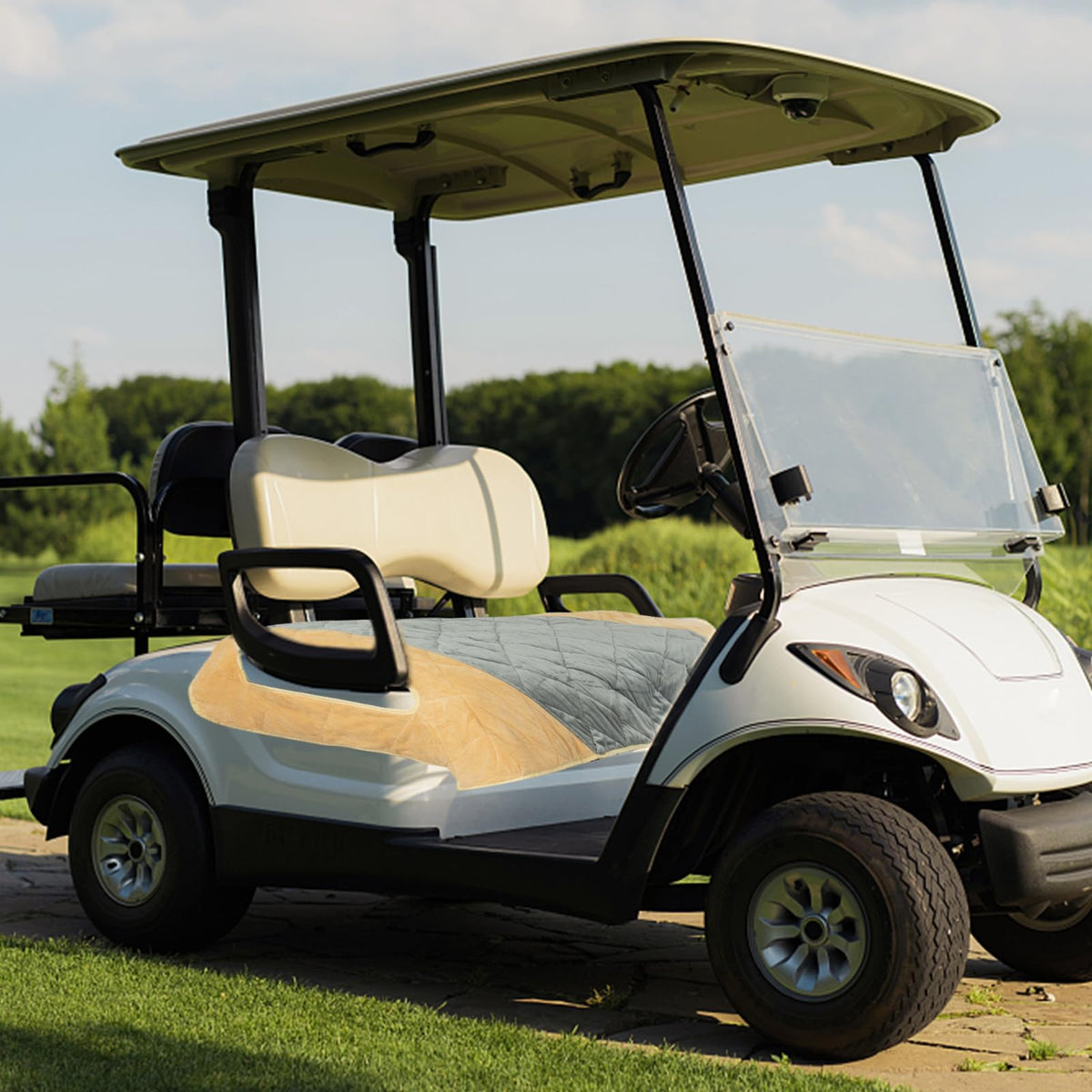 CEMGYIUK winter-ready golf cart seat blanket protects and adds warmth.