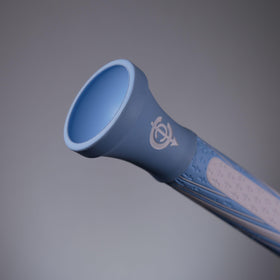 Center Cutt wider grip promotes softer pressure for steady strokes.