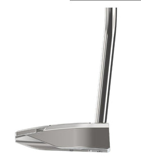 Cleveland Golf HB Soft 2 grip close-up shows oversized grip for confident control.