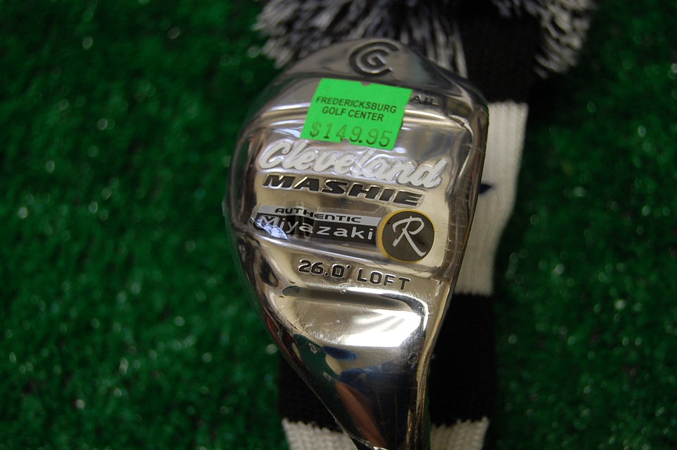 Cleveland Mashie Hybrid 5i with Gliderail sole enhances versatility and turf interaction.