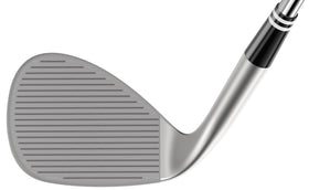 Matte satin finish reduces glare for confident greenside shots.