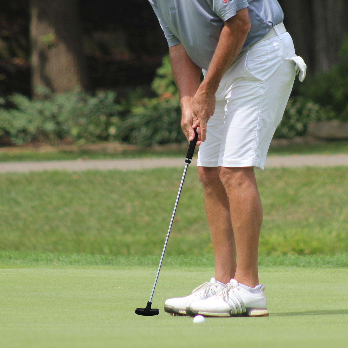 Crestgolf grip-face alignment visuals promote confident setup.