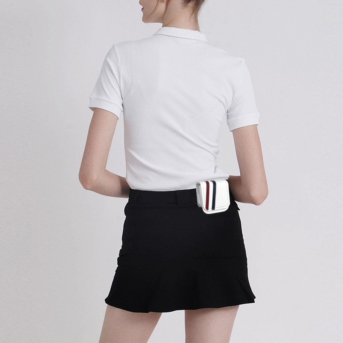 CRODE tees holder highlighting compact design