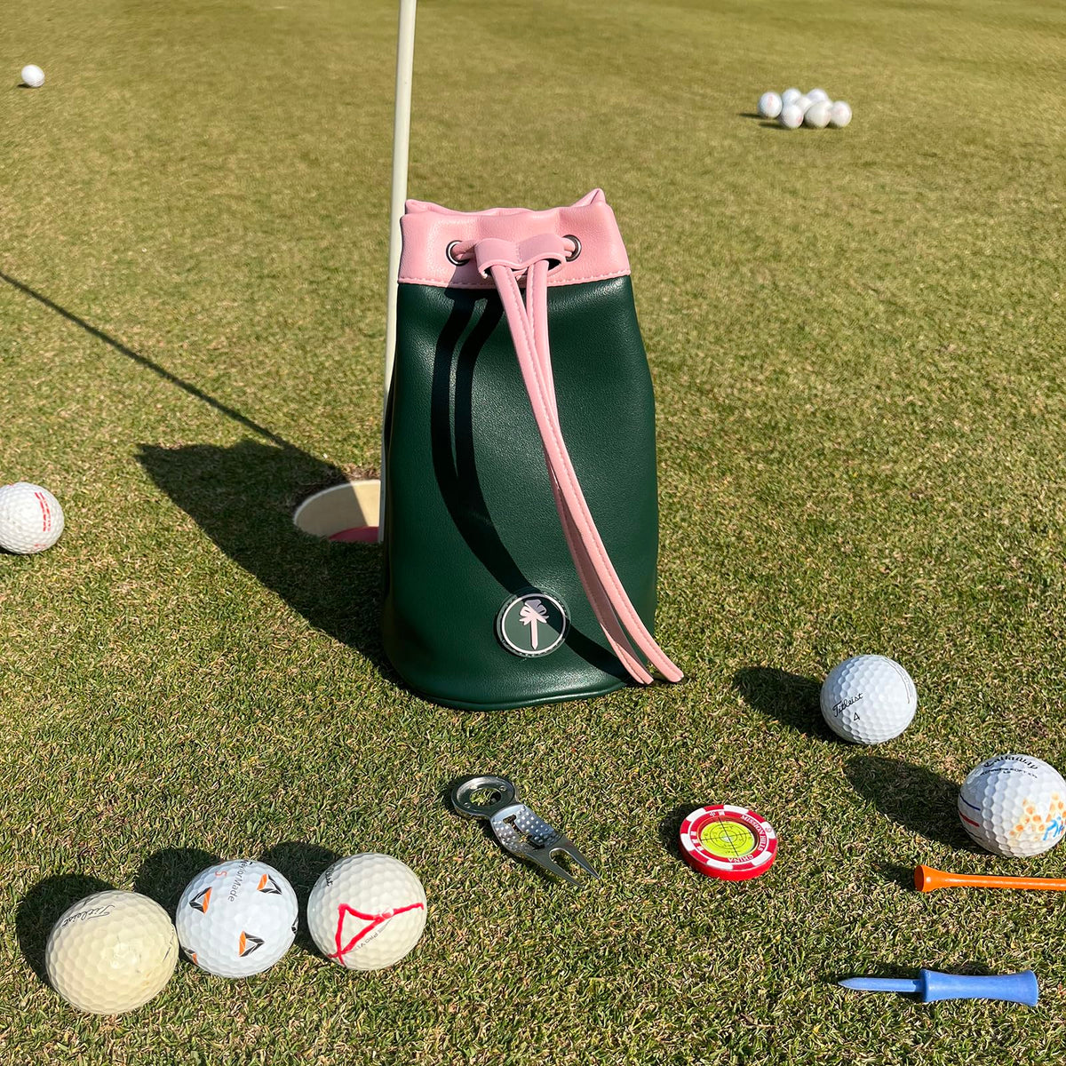 CROWNBLANKS PinkTee golf bag clip keeps valuables secure during movement