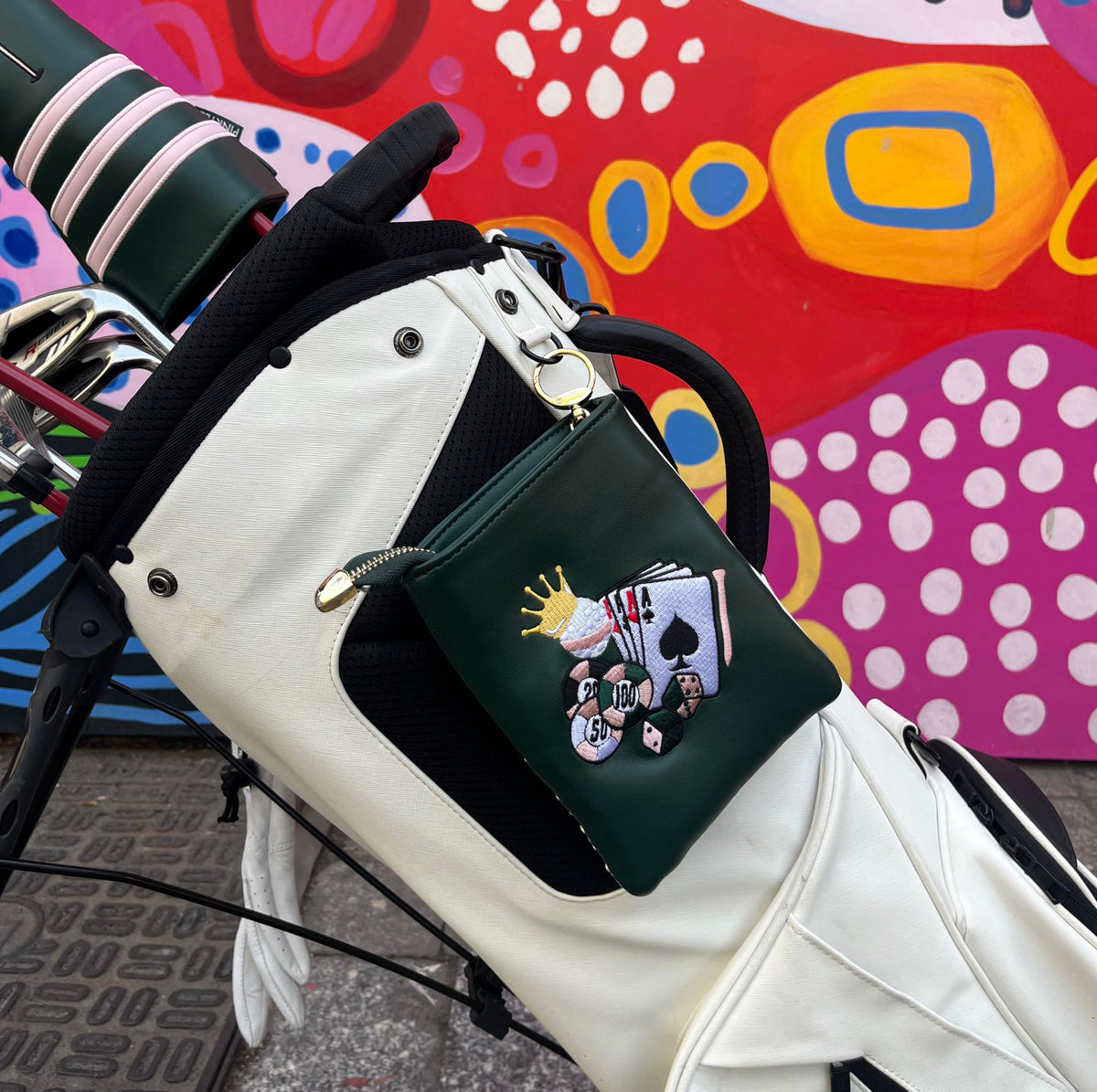 CROWNBLANKS PinkTee ideal gift for golfers who value organization.