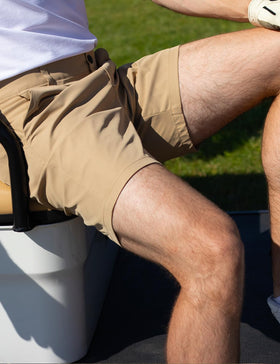 Dababell men's golf shorts back pocket design securely holds balls and gloves.