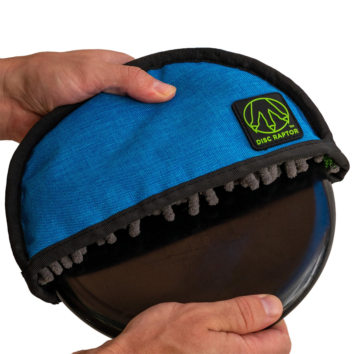 Disc Raptor microfiber towel interior dries discs quickly during rounds