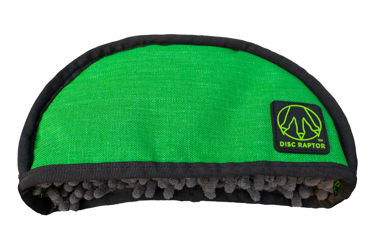Disc Raptor turf spine for dirt-busting scrubbing on muddy courses.